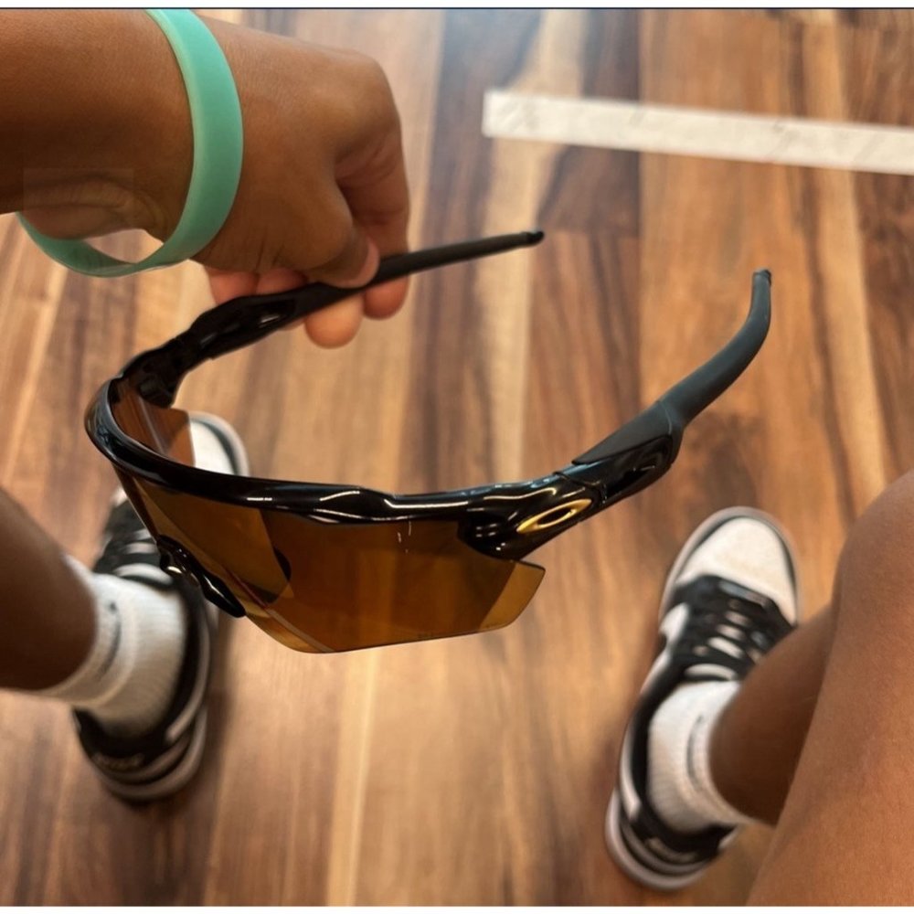 Sunglasses - Picture 2 of 5